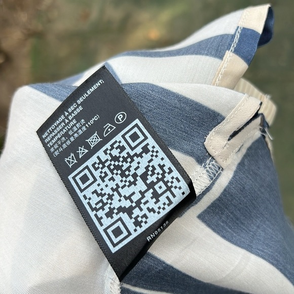 Lafayette 148 New York Abstract Striped Geometric Silk Satin Button Down Blouse - Picture 8 of 8